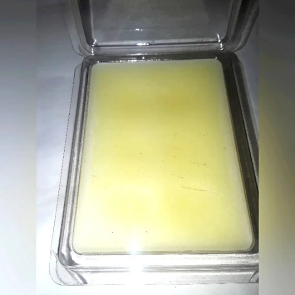 HAND crafted Vanilla Creme waxmelt tarts brand new buy1 get 2 free mix n match